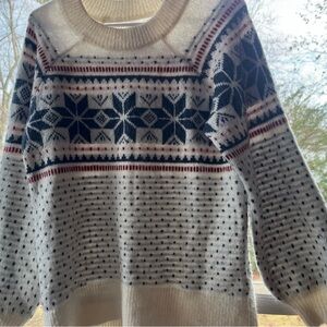 Abercrombie & Fitch sweater
